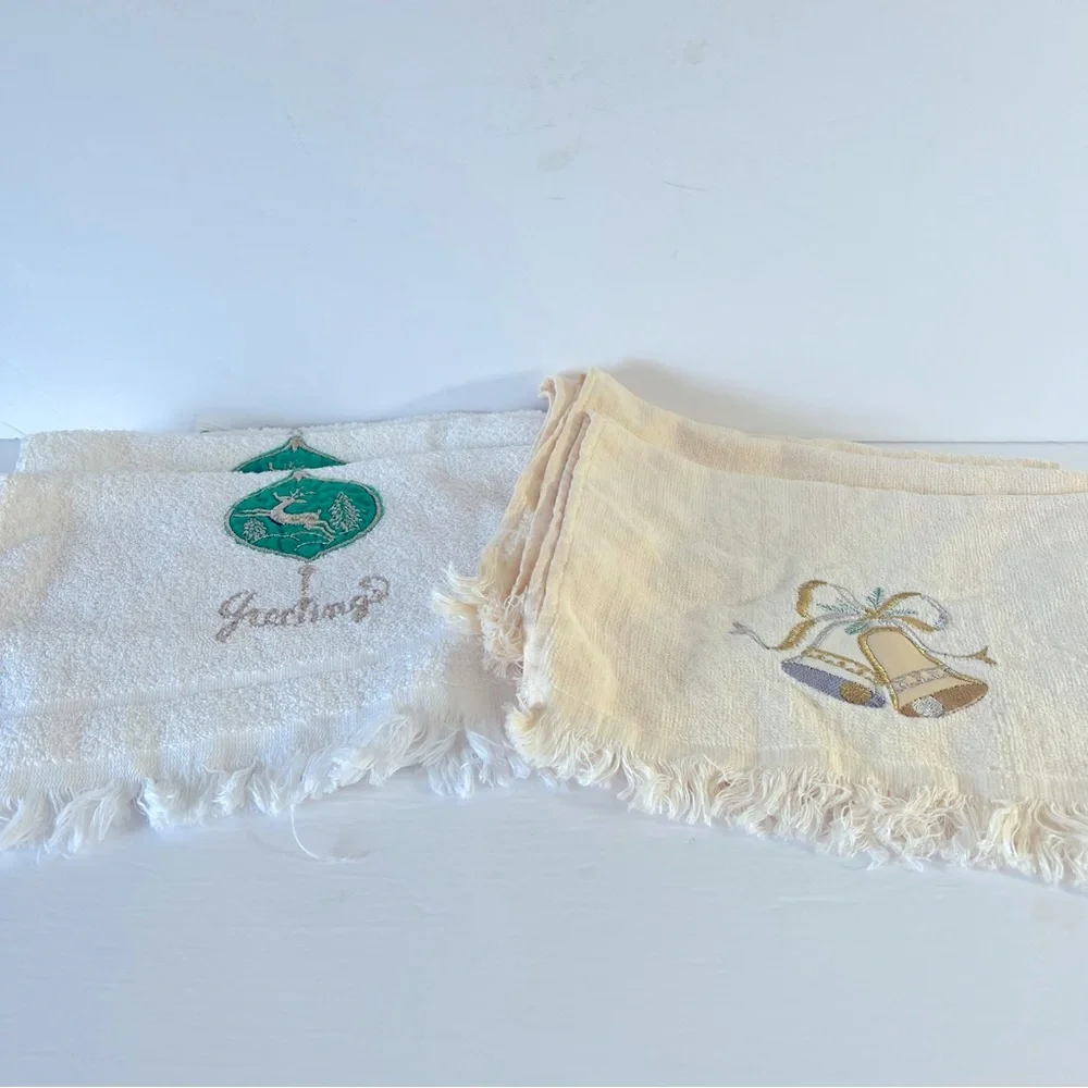 VTG Holiday Christmas Hand Towels 3 Cannon Green Ornament 3 Silver Bells Fringe